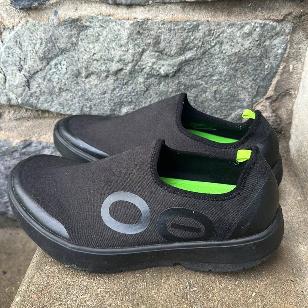 OOFOS Men's OOMG Sport Eezee Low in Black Shoe Size 9.5